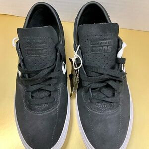 Converse Men’s Black and White Low-Top Sneakers